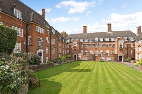 3 bedroom flat for sale