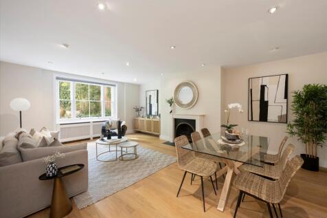 Addison Crescent, Holland Park... 2 bed flat for sale