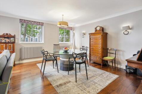 Rutland Gate, Knightsbridge, London, SW7 3 bed apartment for sale