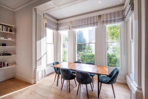 Spencer Court, St John's Wood, NW8 3 bed flat for sale