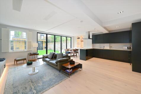 3 bedroom flat for sale