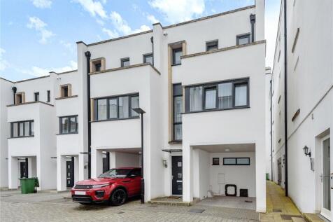 Prince Regent Mews, Cheltenham, GL52 3 bed townhouse for sale