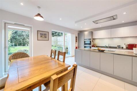 4 bedroom semi-detached house for sale
