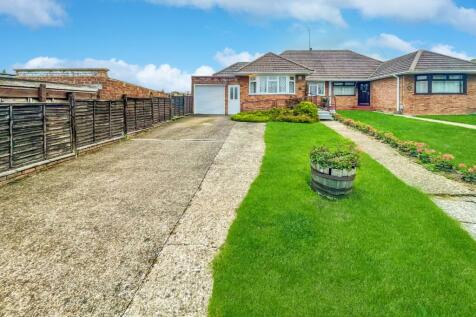 3 bedroom semi-detached bungalow for sale