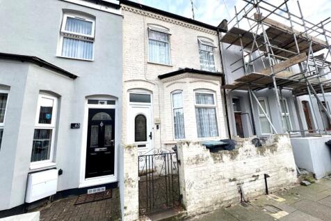 Naseby Road, Luton 3 bed terraced house for sale