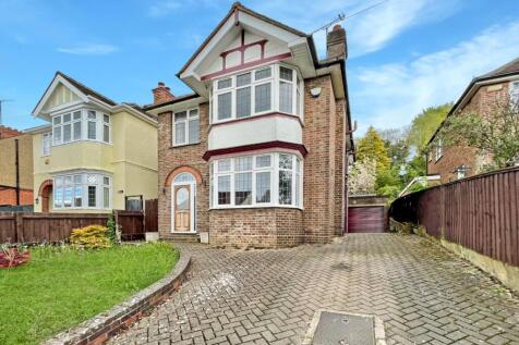Wardown Crescent, Luton... 3 bed detached house for sale
