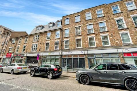 Studio flat for sale