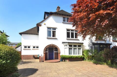 6 bedroom semi-detached house for sale
