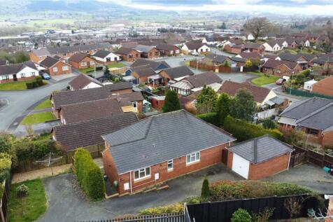 Acorn Rise, Welshpool, Powys, SY21 3 bed bungalow for sale
