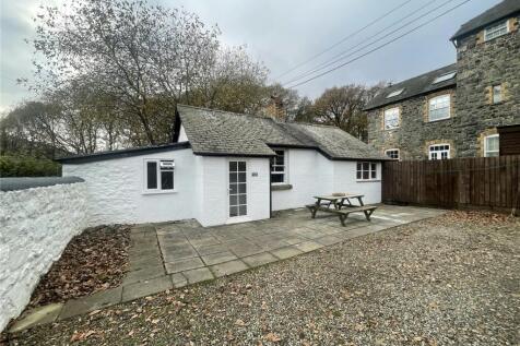 Carreg Llwyd Place, South Street... 2 bed bungalow for sale