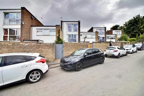 Gwynns Walk, Hertford 3 bed terraced house for sale