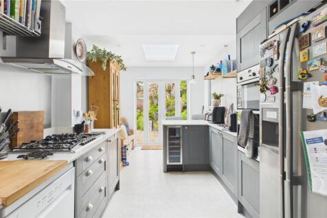 Rye Road, Hoddesdon 3 bed end of terrace house for sale