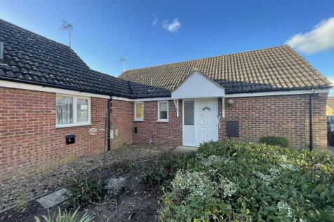 1 bedroom semi-detached bungalow for sale