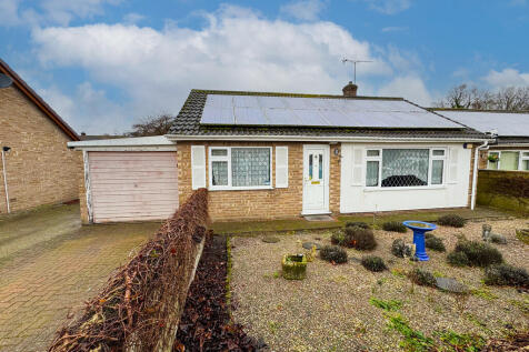 2 bedroom detached bungalow for sale