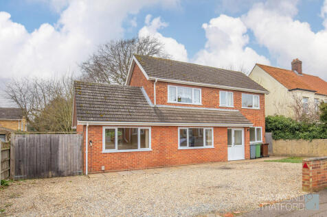 Alford Grove, Sprowston 3 bed detached house for sale