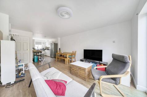 Blakes Road, Peckham, London, SE15 3 bed terraced house for sale