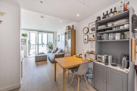 Sky Gardens, Nine Elms, London, SW8 1 bed flat for sale