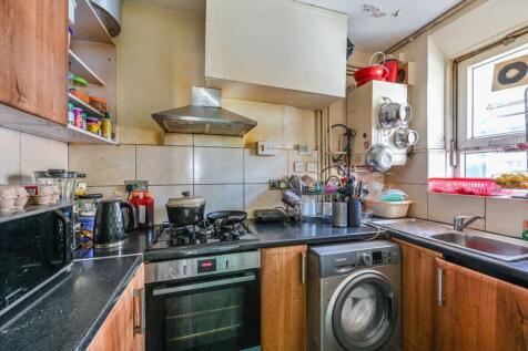 Bolney Street, Vauxhall, London, SW8 4 bed flat for sale