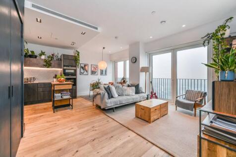 Keybridge Tower, Exchange Gardens... 2 bed flat for sale