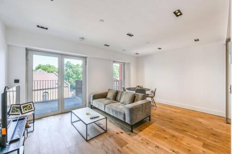 Exchange Gardens, Vauxhall, London, SW8 1 bed flat for sale