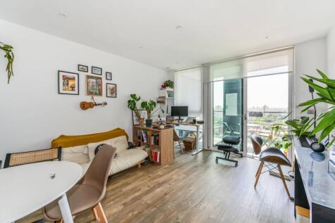 Gladwin Tower, Nine Elms, London, SW8 1 bed flat for sale