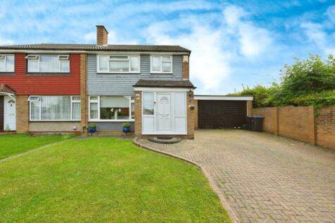 3 bedroom semi-detached house for sale