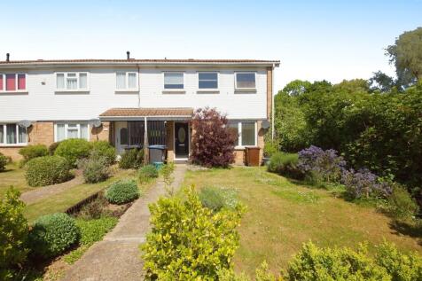 4 bedroom end of terrace house for sale