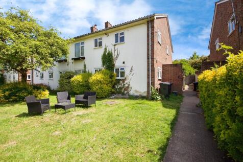 2 bedroom maisonette for sale