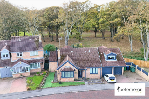 Seafields, Seaburn, Sunderland 4 bed bungalow for sale
