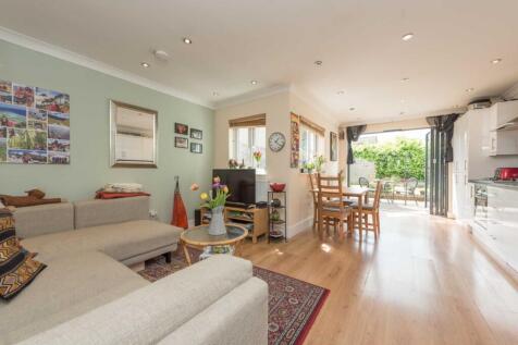 Herne Hill Road, Herne Hill 2 bed flat for sale