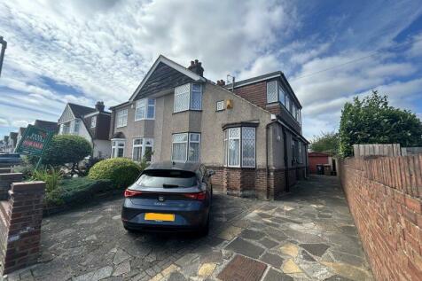 4 bedroom semi-detached house for sale