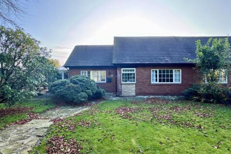 2 bedroom semi-detached bungalow for sale