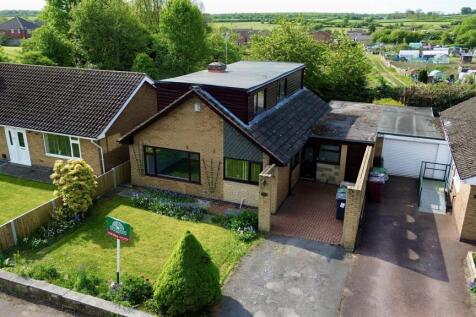 Carlton Close, Danesmoor, Chesterfield 3 bed detached bungalow for sale