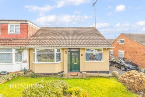 Coulsden Drive, Manchester, M9 2 bed semi