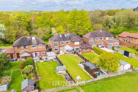 Whitegates Road, Middleton M24 4 bed semi