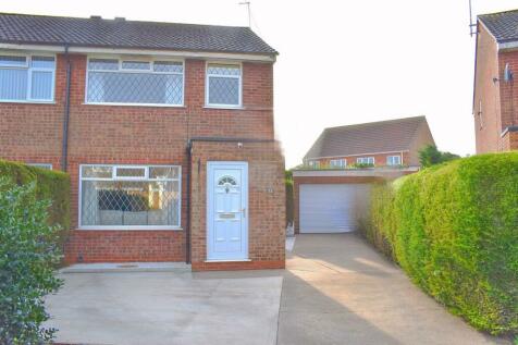 3 bedroom semi-detached house for sale