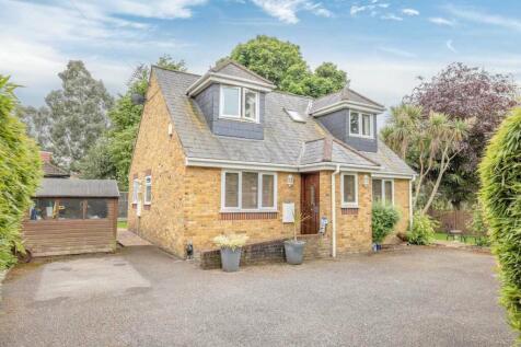 Colham Mill Road, West Drayton UB7 3 bed detached house for sale