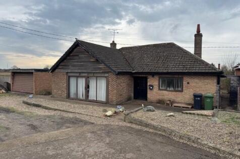 4 bedroom detached bungalow for sale