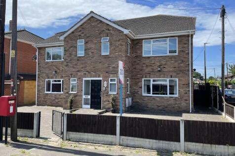 Flat B, 250 Noak Hill Road... 2 bed flat for sale