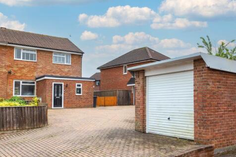 Hinton Close, Blandford Forum 4 bed semi