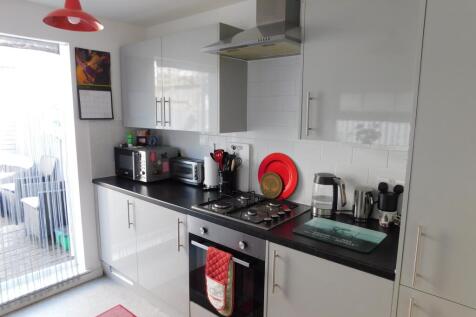 4 bedroom terraced house for sale
