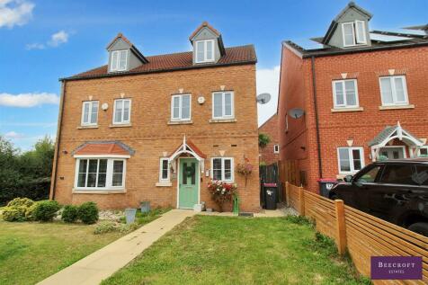 3 bedroom semi-detached house for sale