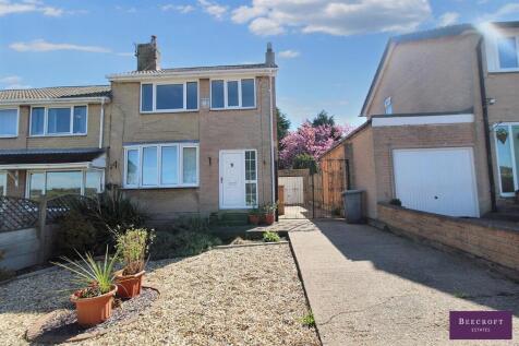 Roy Kilner Road, Wombwell, Barnsley 3 bed semi