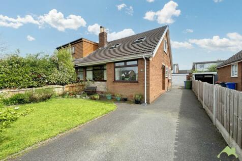 4 bedroom semi-detached house for sale