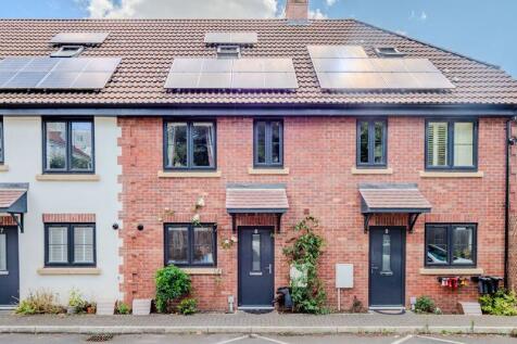 3 bedroom terraced house for sale