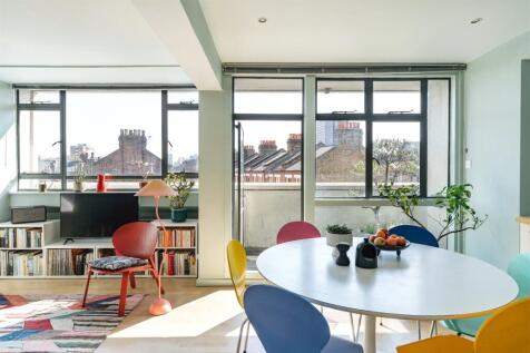 Keeling House, Bethnal Green E2 2 bed apartment for sale