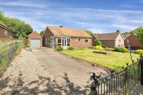 Spacious Bungalow at Church Street... 2 bed detached bungalow for sale