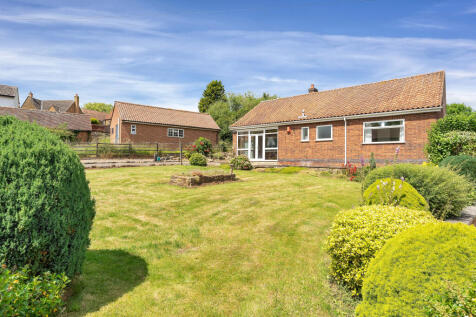 Spacious Bungalow at Church Street... 2 bed detached bungalow for sale