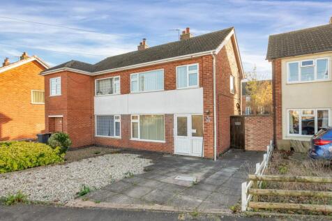 No Onward Chain at Tennyson Way... 3 bed semi