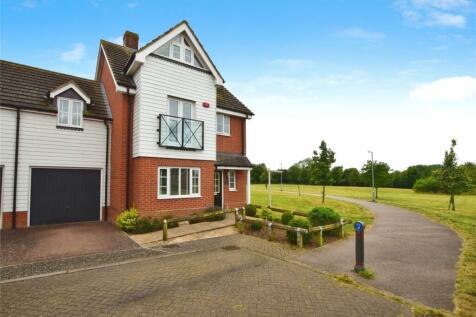 4 bedroom link detached house for sale